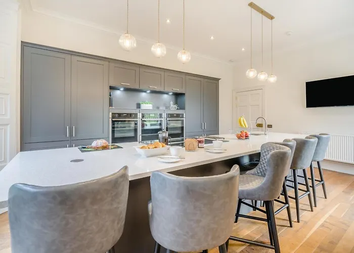 4 Bed In Oc-e34641 Vakantiehuis