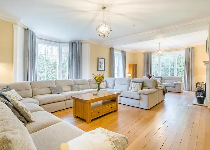 4 Bed In Oc-e34641 Vakantiehuis *